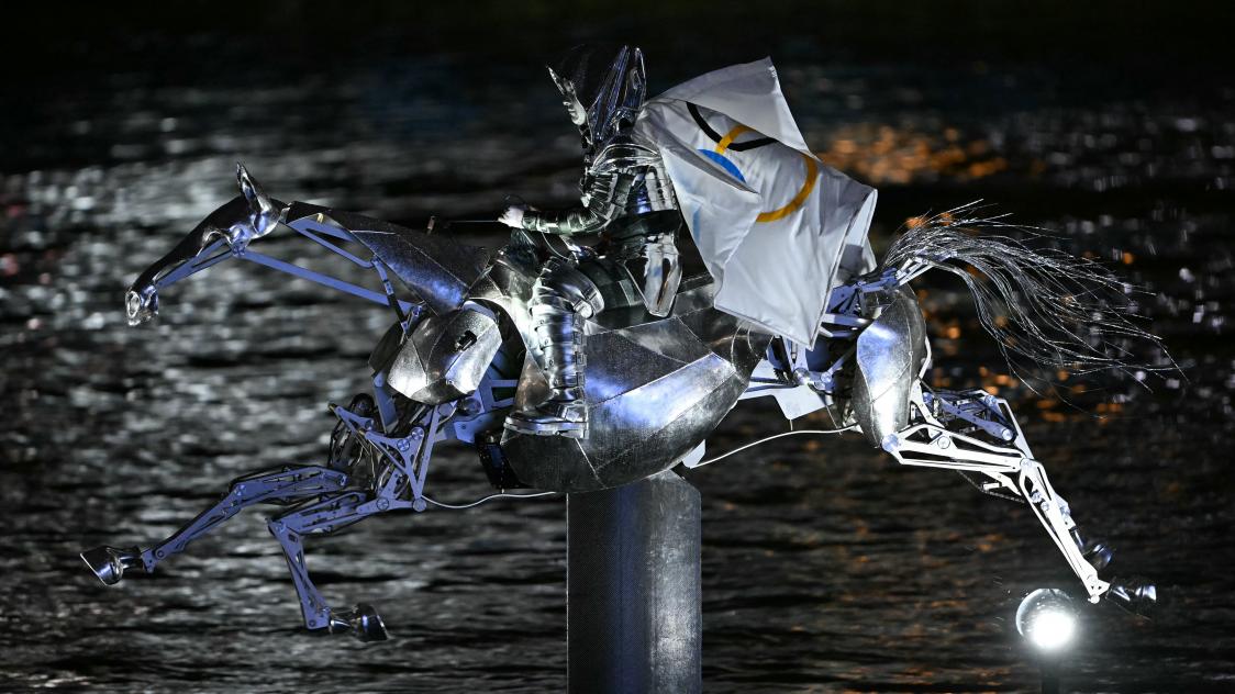 Paris 2024 où le cheval métallique « Zeus » de la cérémonie d