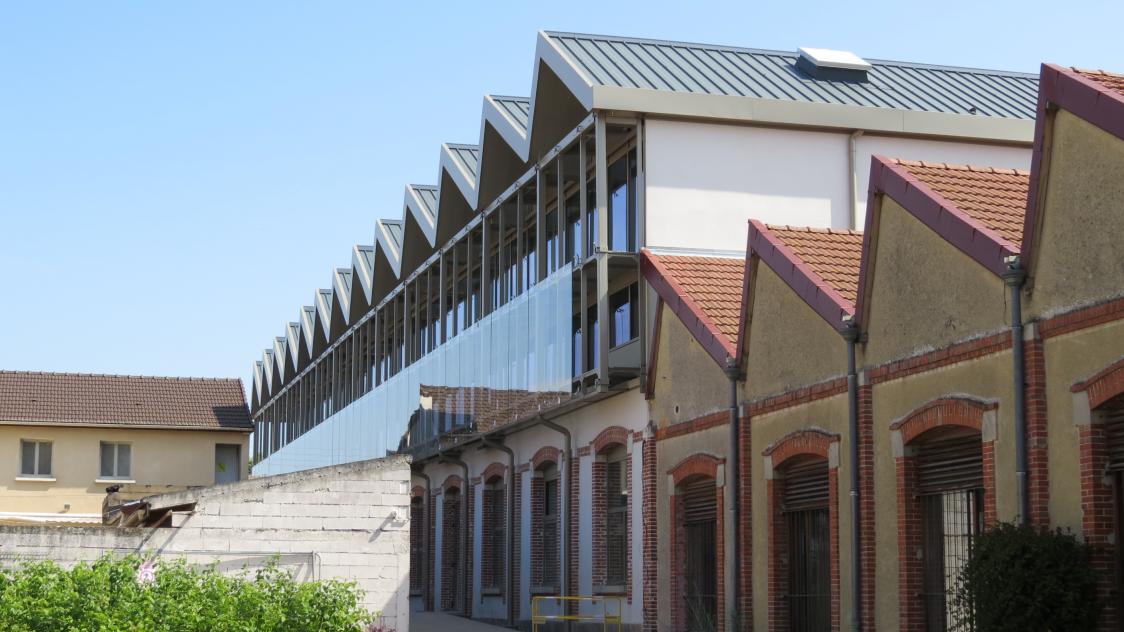 Assignation du Coq sportif par la Federation francaise de rugby pour impayes le tribunal rendra son delibere le 24 octobre