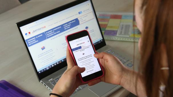 Enseignement Superieur Journal L Est Eclair Abonne