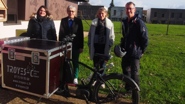 La Ville souhaite développer la collecte des déchets à vélo sur son territoire.