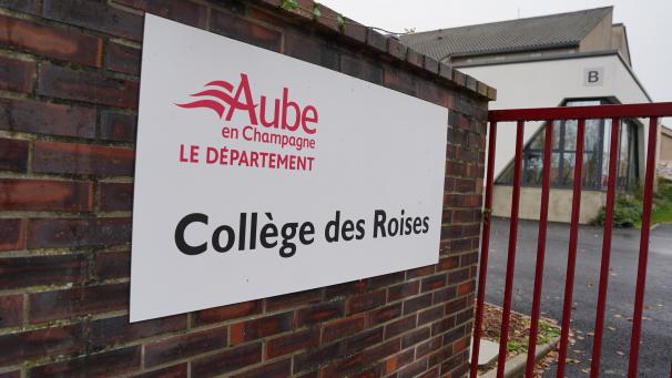 La mairie de Charmont a délibéré en faveur d’un rattachement au collège des Roises à Piney. Les élèves sont aujourd’hui accueillis à Arcis-sur-Aube.