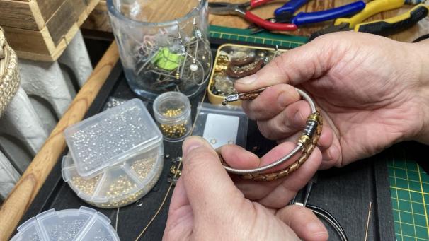 Ces bijoux made in Ardennes, réalisés à partir de cordes recyclées, sont uniques en France.