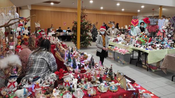 Le marché de Noël se déroulera dans la cour et la salle Jean-Luc-Caron.