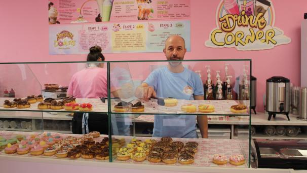 Denis Pacheco, gérant de la nouvelle boutique «Dream’s donuts», embauche actuellement un salarié et espère recruter, plus tard, deux nouvelles personnes.