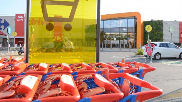 Depuis sa reprise en location-gérance, rien ne va plus au supermarché Carrefour. Des dizaines de salariés ont démissionné ou ont été licenciés. L’avenir de la grande surface paraît bien sombre. Archives