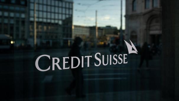 L’action de Credit Suisse était à nouveau en nette baisse, hier, malgré l’aide financière massive de la banque centrale.