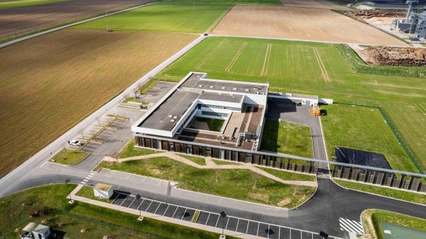 Inauguré en 2016 à Pomacle, le premier CEBB doit être revendu à son voisin Givaudan. Plus grand, le nouveau CEBB sera construit un peu plus loindans le Bioeconomy Park développé par la CCI Marne.