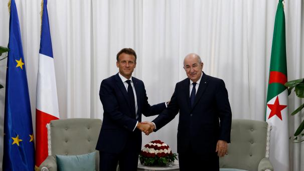 Les présidents français et algérien le 25 août 2022.