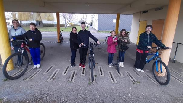 Les élèves du collège Cardot à Douzy sont prêt àorganiser leur première bourse aux vélos mercredi 5 avril.
