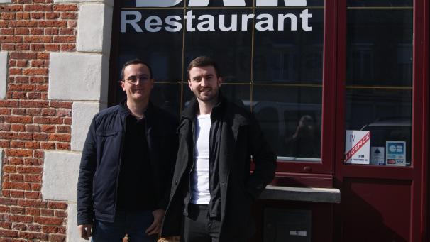 Hubert Chépy et Charly Diancourt ouvrent leur établissement « Les 3C » pour Café et Cuisine Conviviale. Il sera en mesure d’accueillir 40 couverts. J.-P.C.