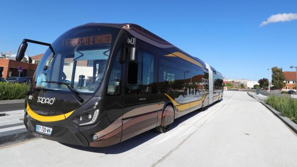 Les superbus donneront l’impression au voyageur de circuler à bord d’un tramway selon le vice-président Bédek.