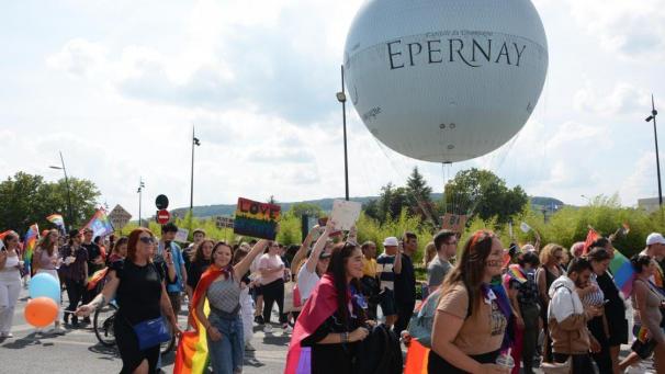 En juillet 2022,le collectif LGBT+ prélude à l’association Couleur champenoise, avait organisé une marche aux couleurs arc-en-ciel à Epernay.