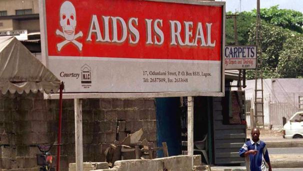 Oui, le sida est bien réel et mortel, proclame cette affiche au Nigeria en 2001.