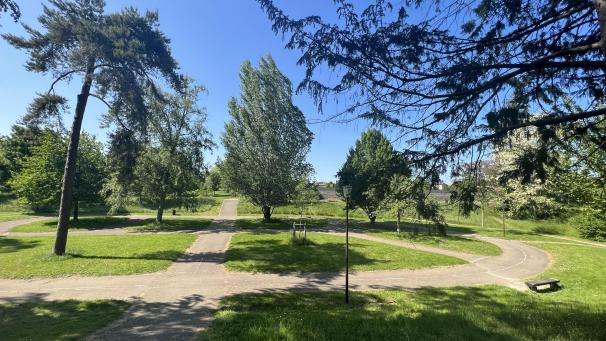 L’ancienne piste cyclable sera rénovée et fera partie intégrante du nouveau parcours cycliste éducatif et ludique dont va se doter le parc Grimont.