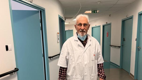 Jean-Marc Bressieux, dermatologue, 55 ans d’hôpital public derrière lui et toujours en activité à 79 ans, a déclaré le premier cas de VIH diagnostiqué à Troyes, en 1984.