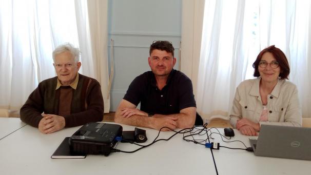Serge Régley, Vincent Phlippaux et Laure Perrier lors de la réunion de la section locale.