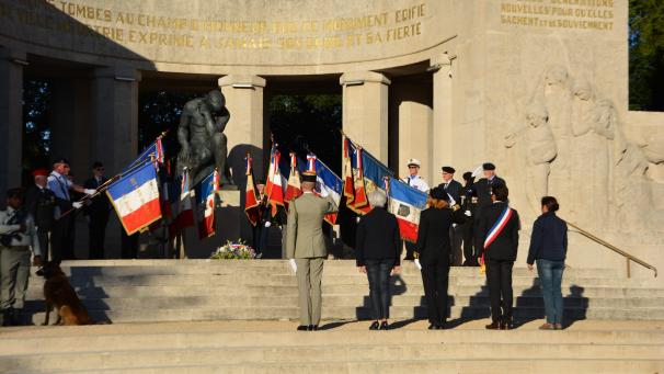 Depuis 2015, la Ville de Reims commémore une journée nationale d’hommage aux harkis au monument aux morts, avenue de la République.