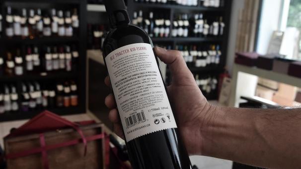 La nouvelle règle, qui entrera en vigueur en décembre, exige que les vins produits dans l’UE détaillent leur composition.Archives AFP