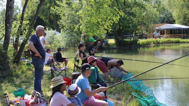 L’initiation à la pêche a attiré une quinzaine de jeunes à Sainte-Ménehould.