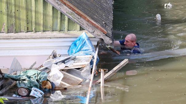 «Plus de 40000 personnes risquent d’être en zones inondées», a averti le procureur général ukrainien, en annonçant des évacuations massives.