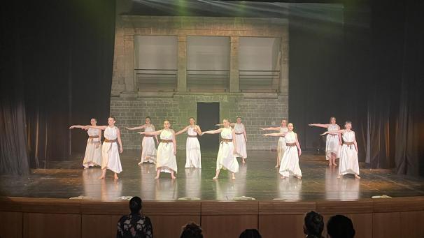 Medusa, Dionysos et la boîte de Pandore feront partie de la trentaine de danses proposées lors du spectacle.