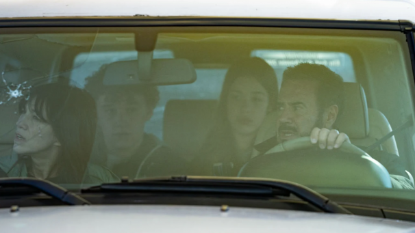 Un couple (Charlotte Gainsbourg et José Garcia) et ses enfants : une escapade dans la grisaille provinciale pour oublier une mauvaise passe familiale.