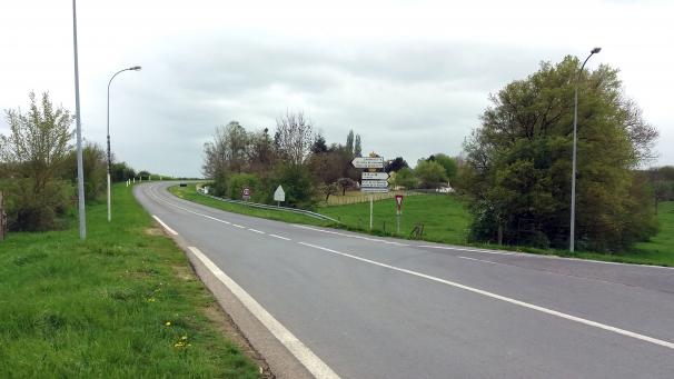 Les travaux de liaison douce du carrefour RD3/route de Warnécourt au quartier du Poirier vont avoir lieu courant de l’été, cela a été confirmé lors du conseil municipal du 12 avril 2024.