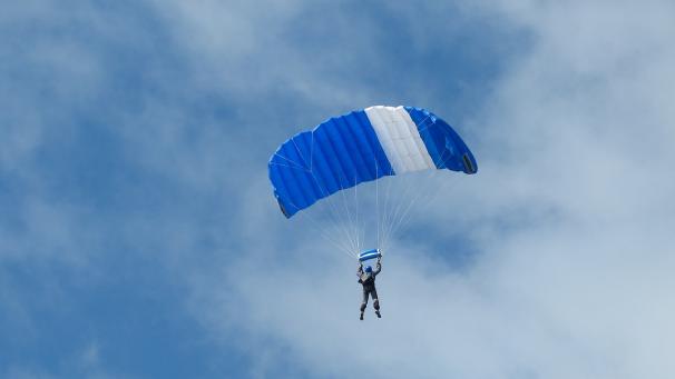 Il n’y a plus de saut en parachute à l’aérodrome de Belval depuis l’été 2023.