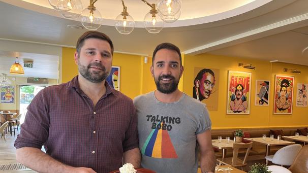 Adrien Taieb (avec son associé Jérôme Boucharnin, à gauche) : « Je n’ai pas pour objectif de franchiser des Café Crème. »