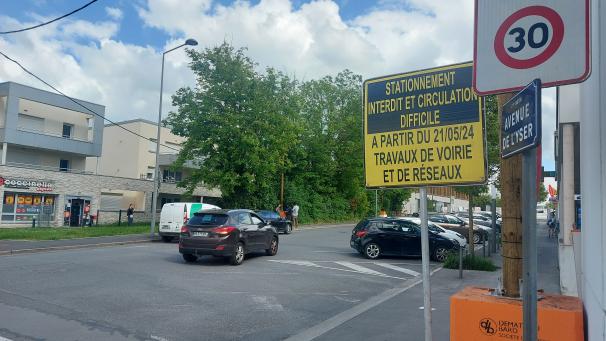 Depuis quelques jours, des panneaux annoncent les travaux de voirie à venir au bout de l’avenue de l’Yser.