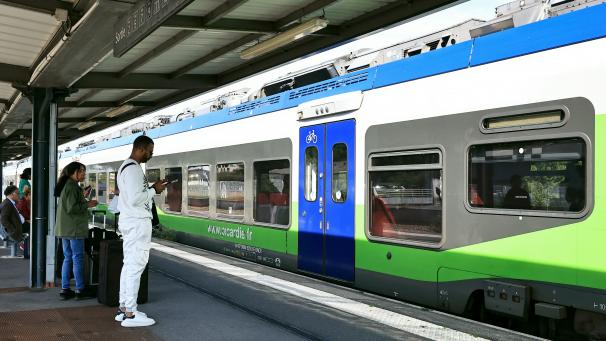 Les voyageurs sont invités à consulter les horaires de leur train pour vérifier si ceux-ci ne sont pas supprimés.