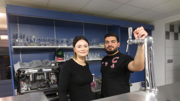 Camille Tadajewski et Halil Genclerc viennent d’ouvrir un snack à Chémery-Chéhéry.