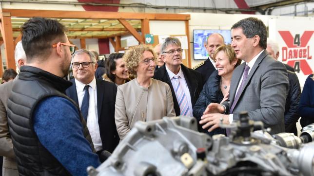 C’est en marge de la visite de l’usine Dangel à Sentheim (Haut-Rhin), que ce pacte a été signé par Muriel Pénicaud, ministre du Travail, et Jean Rottner, président du Grand Est.