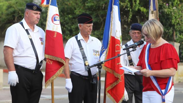 Au rond-point de Saint-André, ancien rond-point Patton, le maire Catherine Ledouble a rendu hommage aux libérateurs de la commune.