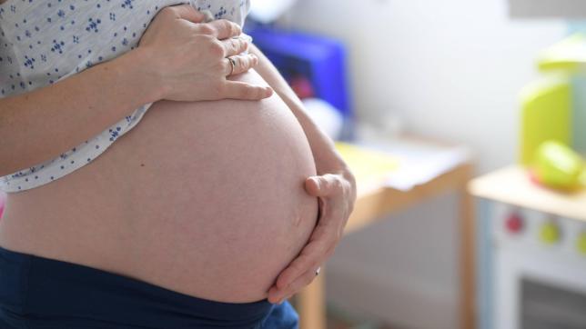 Deux femmes sur cent sont victimes de violences pendant leur grossesse en France selon l’Inserm.