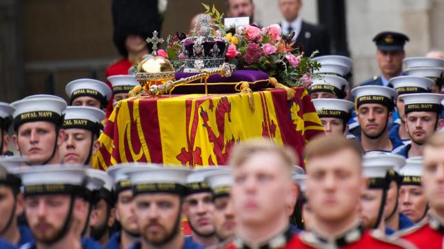 EN-DIRECT-La-ceremonie-pour-les-funerailles-d-Elizabeth-II-debute-a-l-abbaye-de-