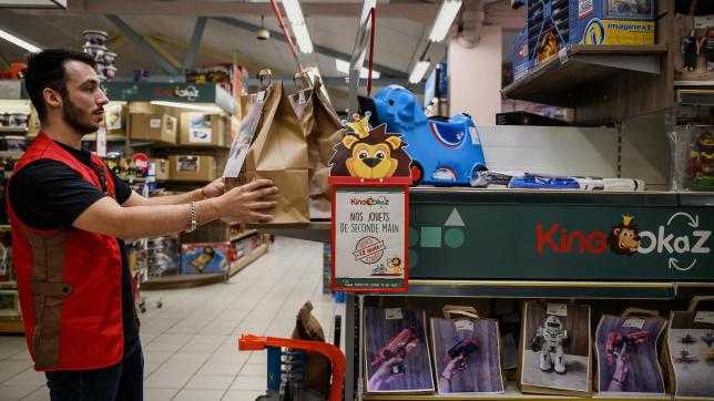 King Okaz, ici à Saint-Marcel-lès-Valence, compte 330 points de vente en France et propose un tiers de jouets d’occasion pour deux tiers de jouets neufs.AFP