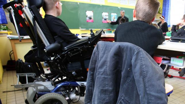 Depuis novembre 2020 et une décision de Conseil d’État, les élèves en situation de handicap du privé ne peuvent plus bénéficier d’un AESH.