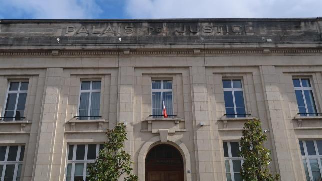 Le procureur de la République a requis une peine de 18 à 24 mois de prison avec un sursis probatoire de 2 ans contre Gabriel. - Rayane Beyly