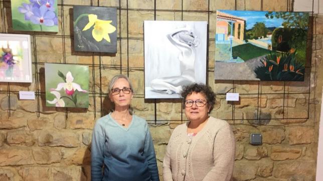 Agnès Rofidal (gauche) et Odile Deridiau font partie des artistes exposés.