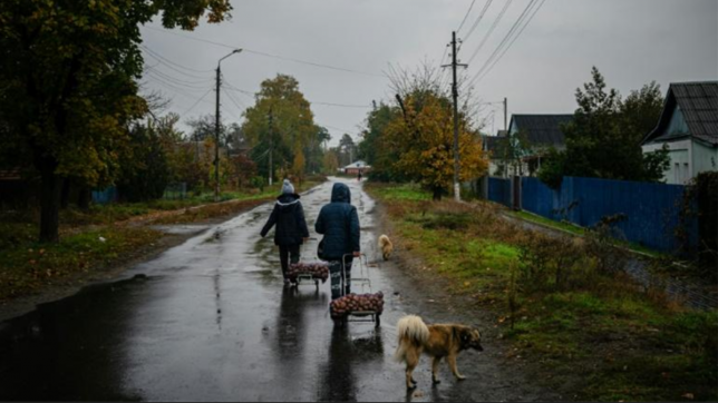 Les habitants de Kherson sont évacués par les autorités russes.