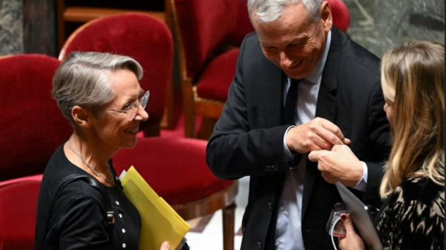 La Première ministre Elisabeth Borne et le ministre de l’économie Bruno Le Maire à l’Assemblée natioanle le 19 octobre.