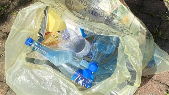 Les bouteilles en plastiques sont les rares produits plastique à être effectivement recyclés.