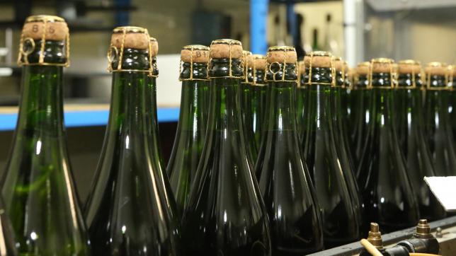 Pour les fêtes de fin d’années, les viticulteurs préparent d’importantes commandes de Champagne ce qui intéressent les cambrioleurs.