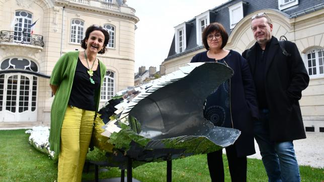 Joëlle Weiss, œnologue du champagne Jacquart, Véronique Durazzo-Tordjeman et Didier Ducrocq ont inauguré l’œuvre ce jeudi.