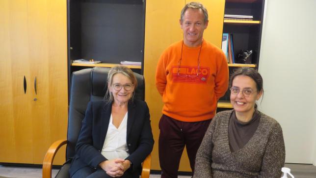 Sophie Imbert-Pion (à gauche) a pris ses fonctions le 1 er  septembre. À ses côtés, Nicolas Defrance, professeur d’EPS, et Angélique Ferrandon, proviseure adjointe.