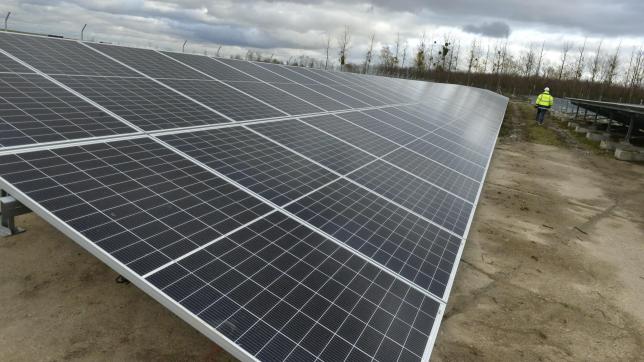 Le projet de parc photovoltaïque à Vendeuvre-sur-Barse avance : dossier de compensation collective agricole et étude agricole préalable ont été acceptés.