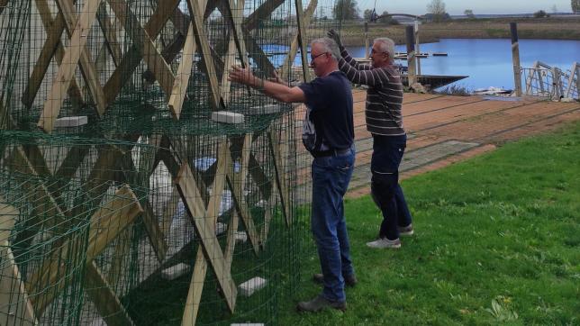 Les cages fabriquées par les pêcheurs sont destinées à protéger et non capturer les poissons.