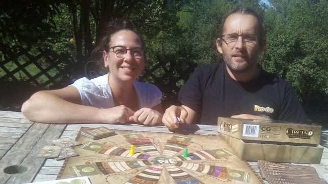 Wendy Guidice et David Humbert, les créateurs du jeu Circino, le chasseur de trésors - destination Marne.