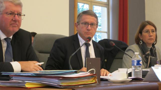 Craignant pour la «survie» du Département, le président Bourgeois dénonce les décisions budgétaires de l’État.